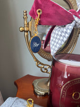 Load image into Gallery viewer, Bramble Oval Bear Tag