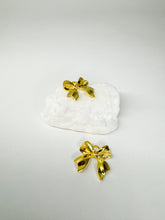 Load image into Gallery viewer, Sleek Bow Charm