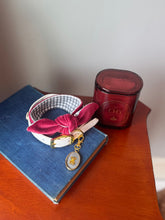 Load image into Gallery viewer, Nodo Neckerchief in Merlot/Grey Houndstooth