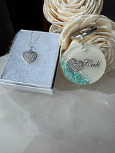 Load image into Gallery viewer, Devoted Heart Necklace