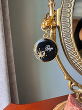 Load image into Gallery viewer, Golden Widow