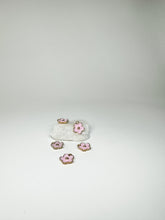 Load image into Gallery viewer, Daisy Charm