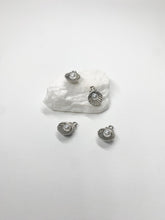 Load image into Gallery viewer, Oyster Pearl Charm