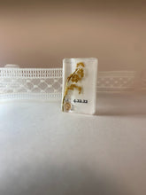 Load image into Gallery viewer, Custom Keepsake Keychain