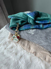 Load image into Gallery viewer, Nodo Neckerchief in Velvet Pine/Navy Tartan
